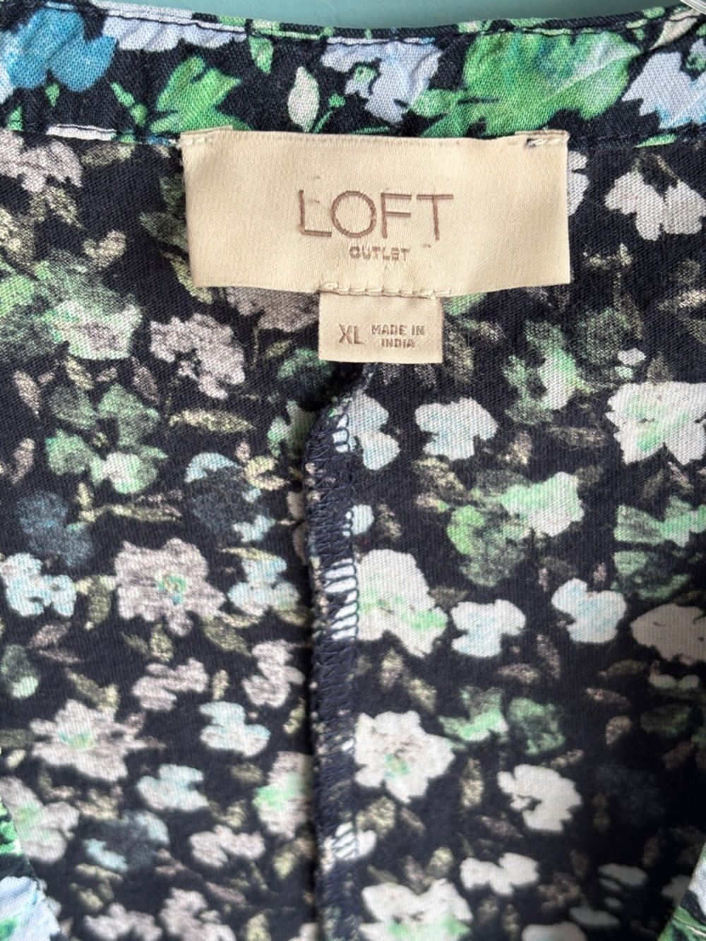 LOFT Outlet Blue Green Floral Blouse Lightweight V Neck Flutter Sleeve Size XL - Picture 4 of 7